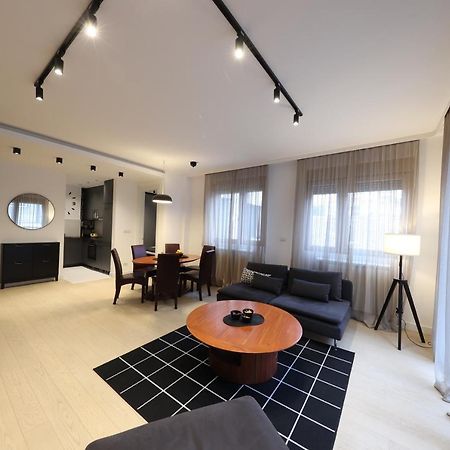 Modern Apartment In The Heart Of ベオグラード エクステリア 写真
