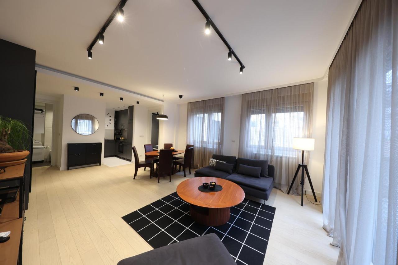 Modern Apartment In The Heart Of ベオグラード エクステリア 写真