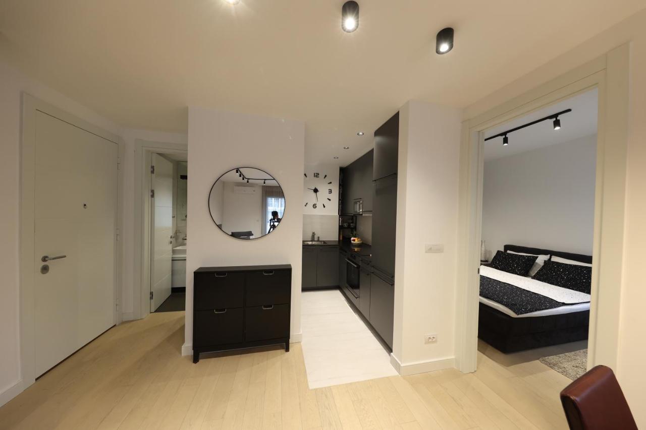 Modern Apartment In The Heart Of ベオグラード エクステリア 写真
