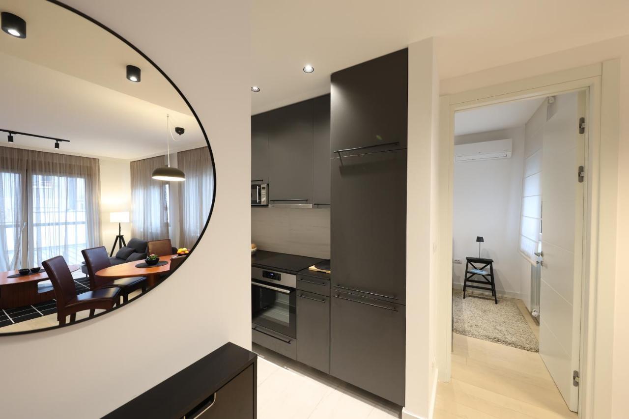 Modern Apartment In The Heart Of ベオグラード エクステリア 写真