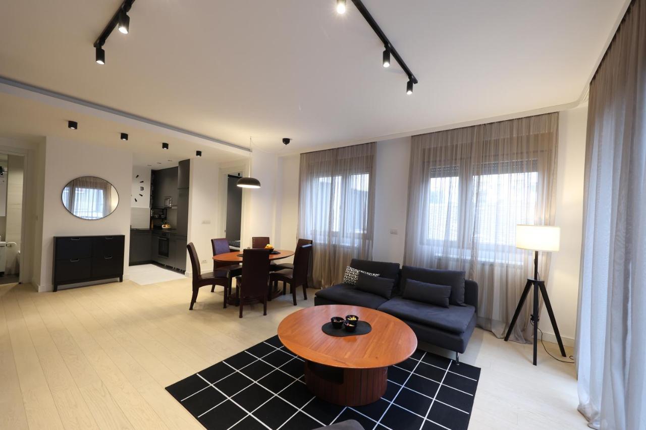 Modern Apartment In The Heart Of ベオグラード エクステリア 写真
