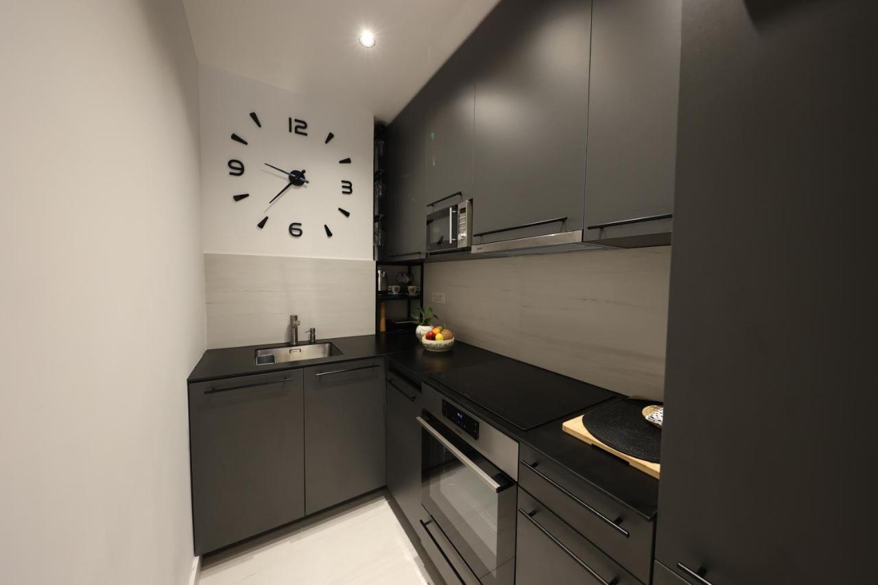 Modern Apartment In The Heart Of ベオグラード エクステリア 写真