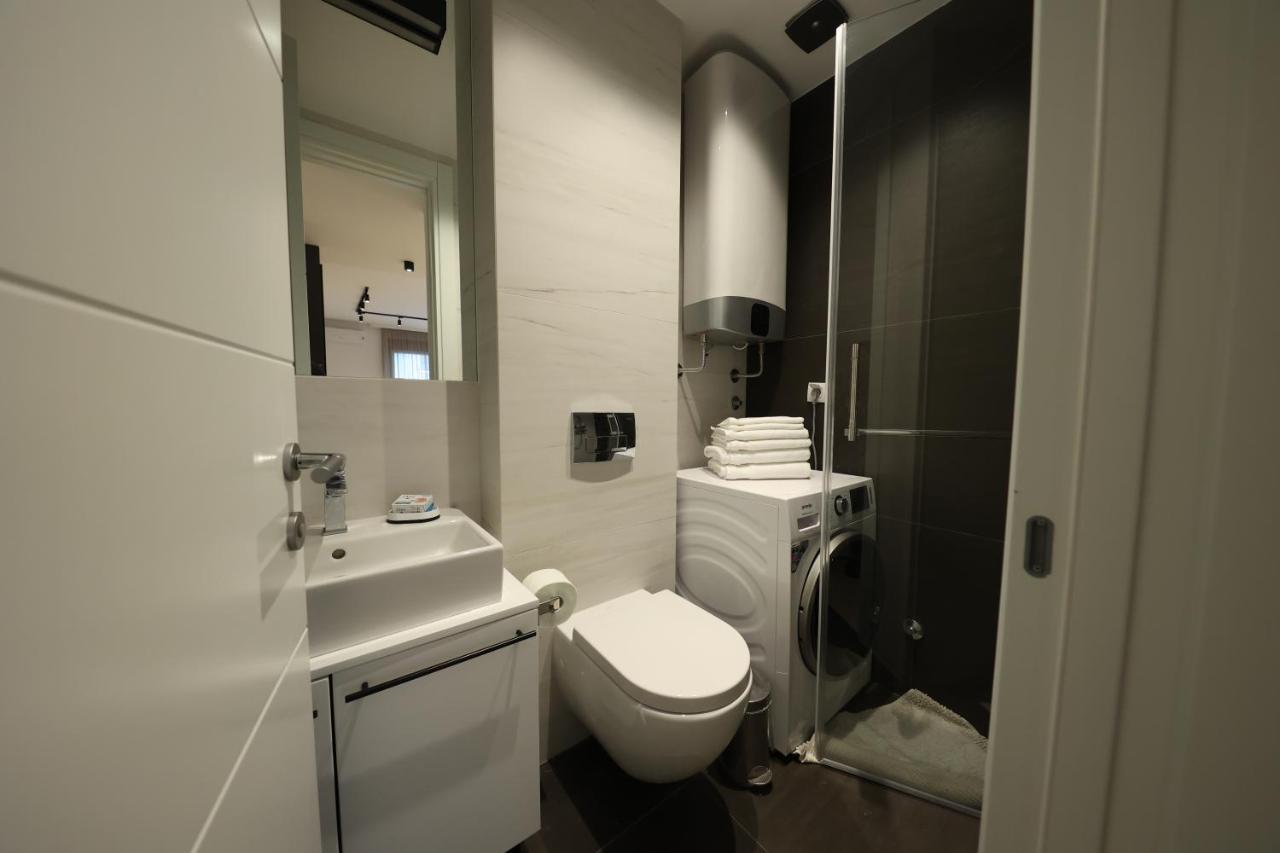 Modern Apartment In The Heart Of ベオグラード エクステリア 写真