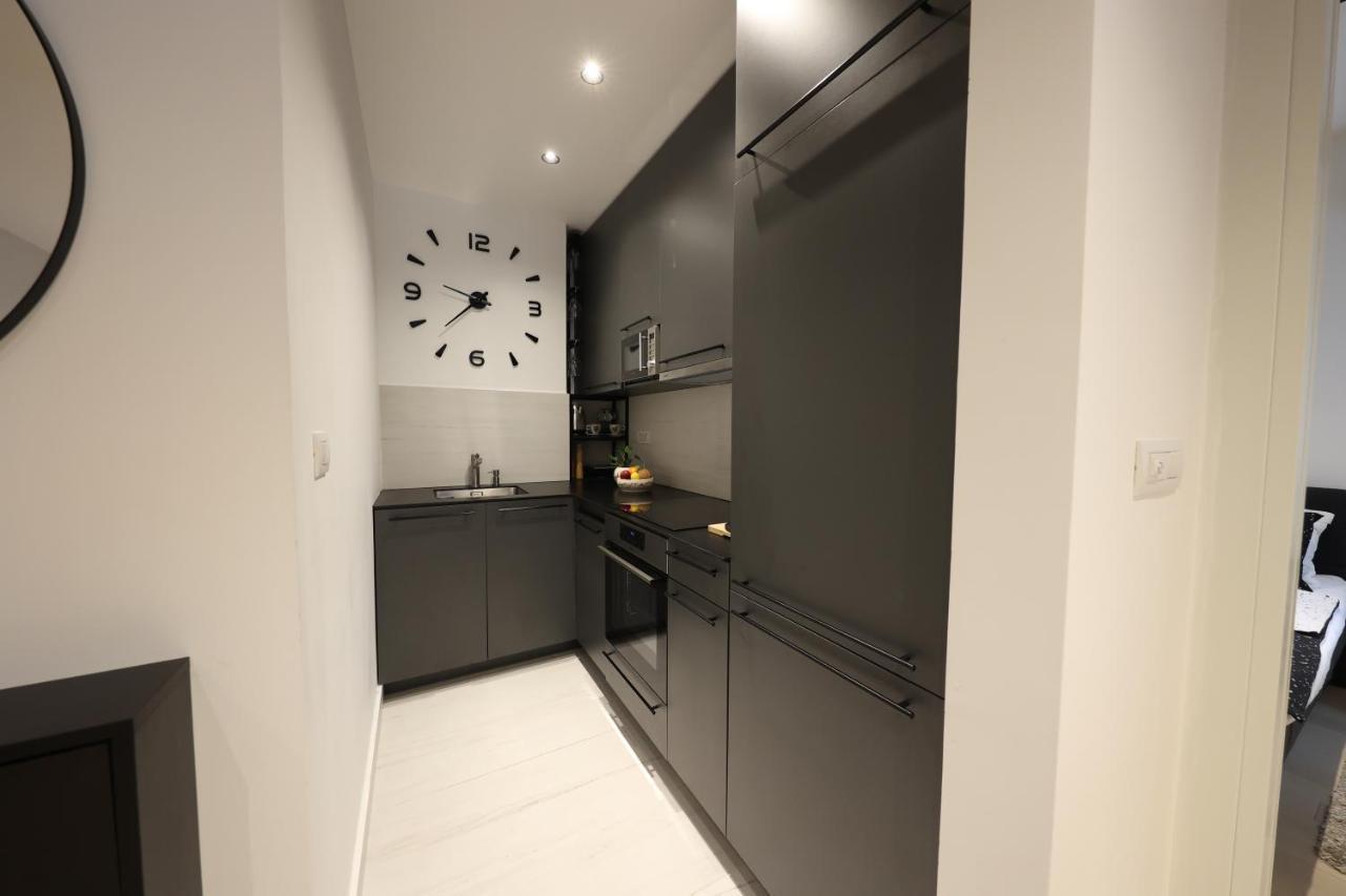 Modern Apartment In The Heart Of ベオグラード エクステリア 写真